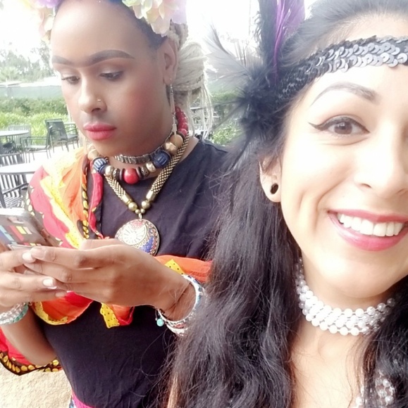 Meet your Posher, Jasmin - Picture 2 of 3